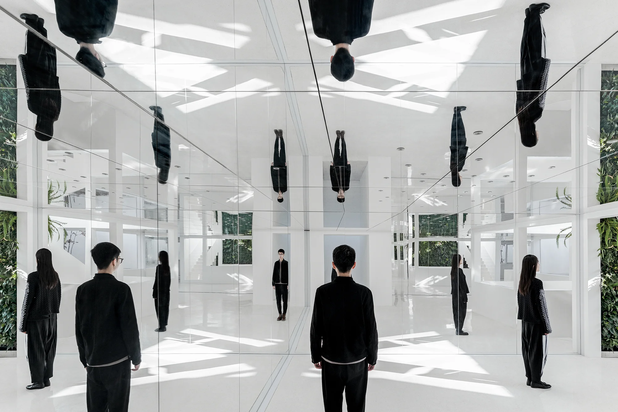 Mirror Garden by Archstudio. Photography by Ning Wang and Qiang Hong, Beijing