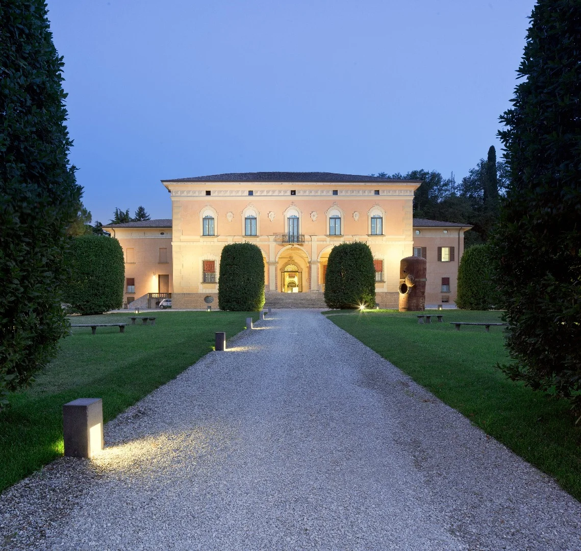 Bologna Business School is working with Net-a-Porter Yoox on a new course in digital business.
